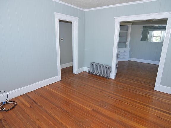 4th image of 37 Waverly St Unit 37