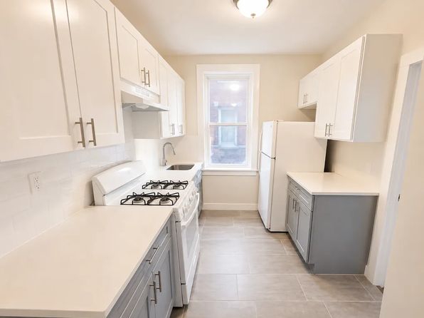 690 Elizabeth Ave #24