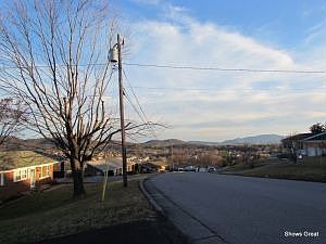 4th image of 1621 S Pacific Dr
