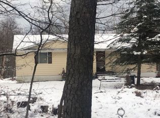 240 Sunlight Dr, Cresco, PA