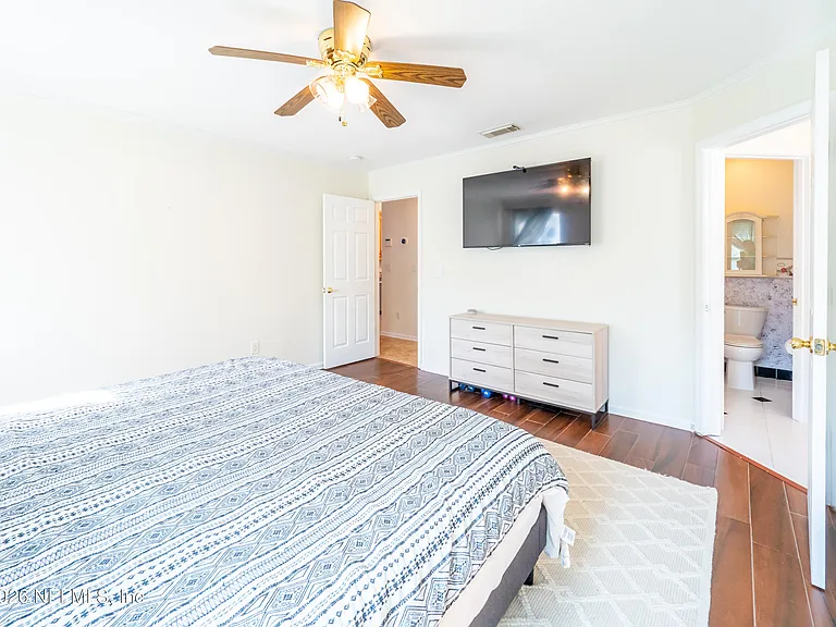 2704 Coachman Lakes Dr — Photo 31