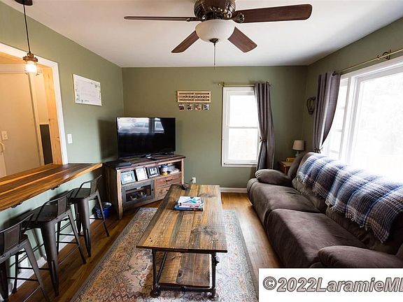 3rd image of 1218 E Sully St