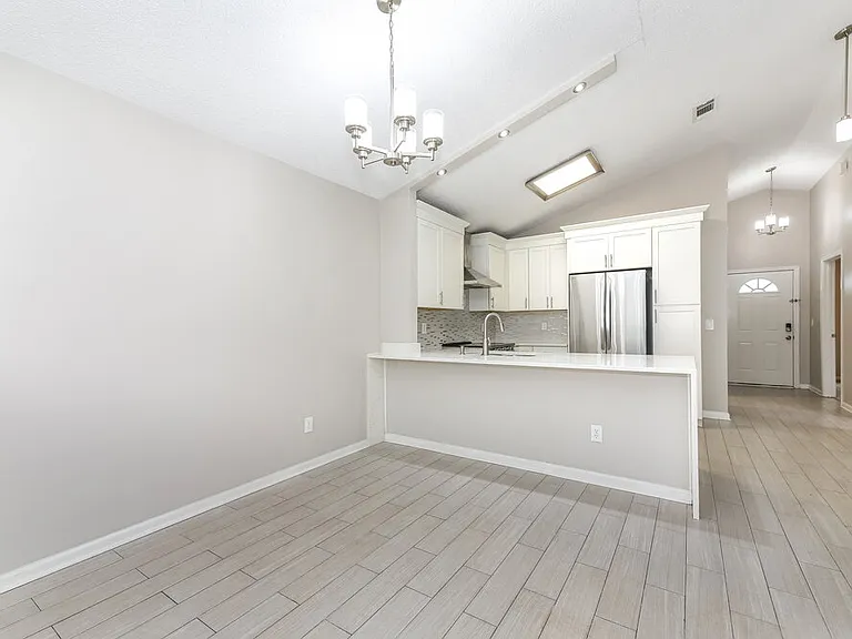 12639 Ashmore Green Dr N — Photo 6