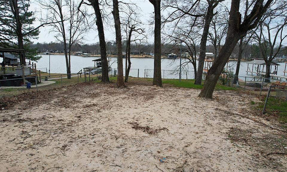 1st image of 182 Thunderbird Dr