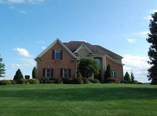 604 Fairwinds Ct, Greensburg, PA