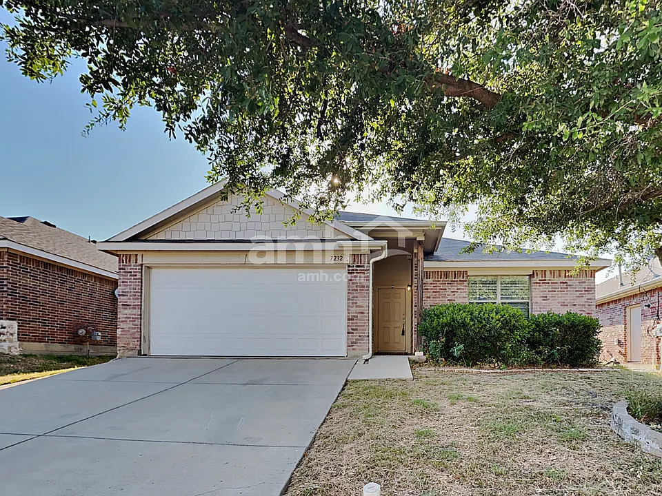 7232 Lindentree Ln