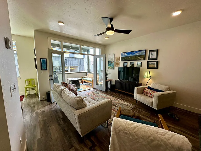 4250 N Freeride Ln — Photo 2