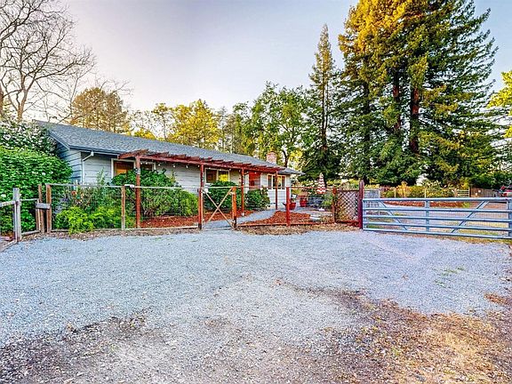 5th image of 2142 Laguna Road