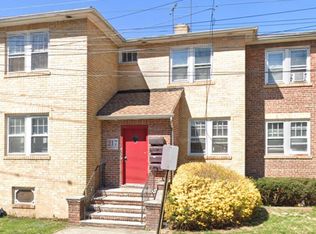 210 Brookside Ave #1B, Irvington, NJ 07111