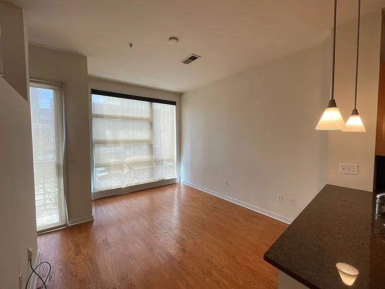 525 E 6th St #301 — Photo 5