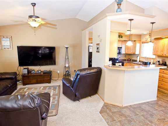 4th image of 491 Freude Ln