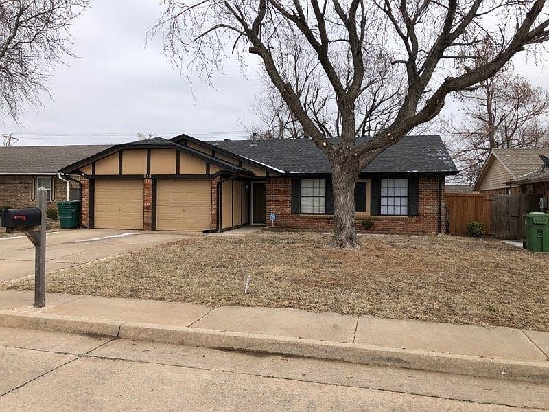 1st image of 813 Lancaster Dr