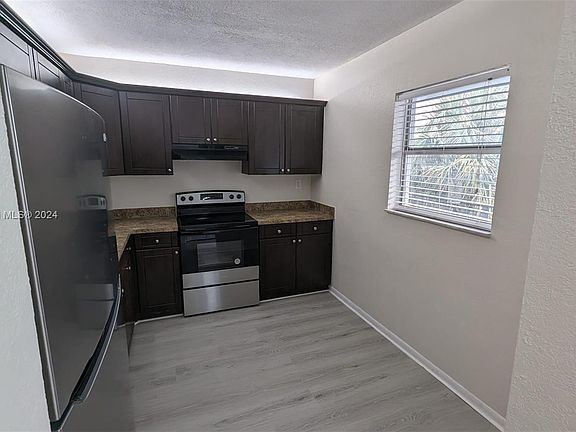 2nd image of 2800 Somerset Dr APT 416J