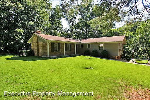 3rd image of 669 Sylvan Ln