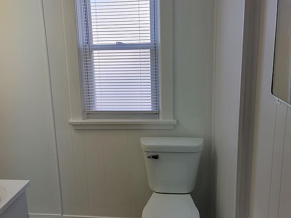 5th image of 1135 Olive St