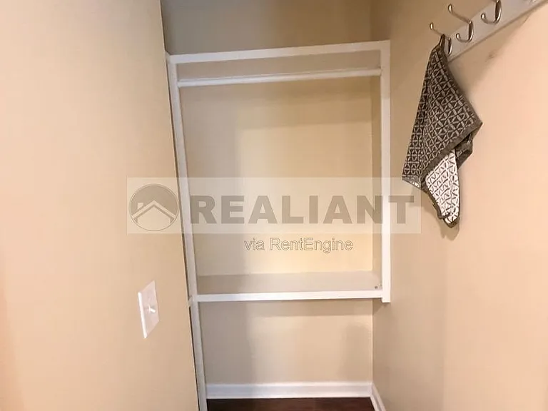 438 Kenton St — Photo 15