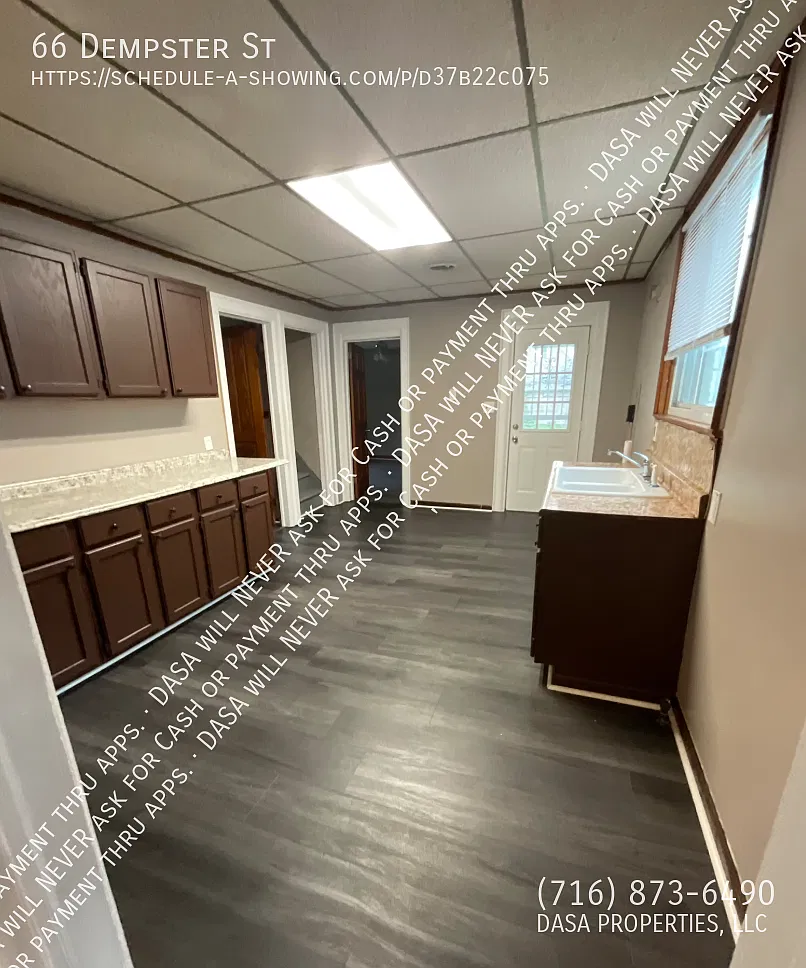 66 Dempster - 5 Bed / 1 Bath — Photo 3