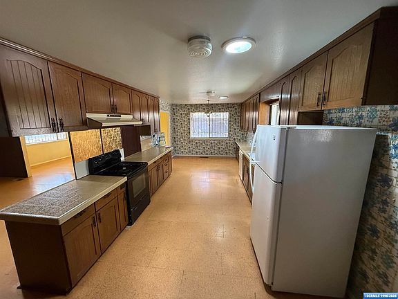 4th image of 3309 N Mann Dr