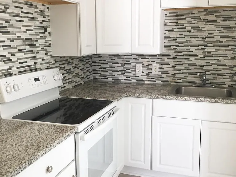 3373 Edgehill Ter — Photo 11
