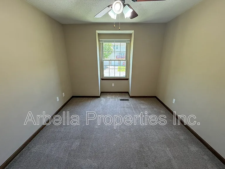 1608 Herrin Dr — Photo 15