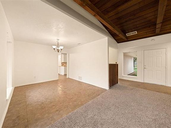 2nd image of 3010 NE Lancaster Ln