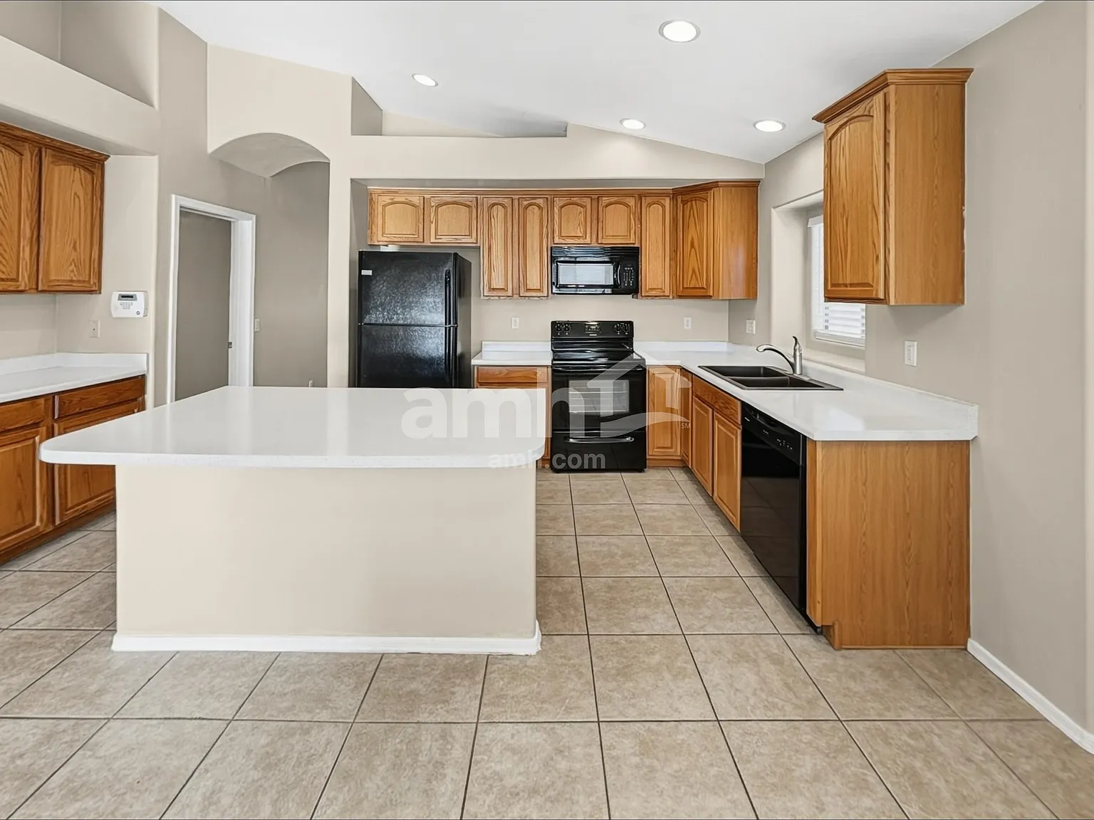 4 bed, 2.0 bath, 2345 sqft, $2,345 — Photo 3