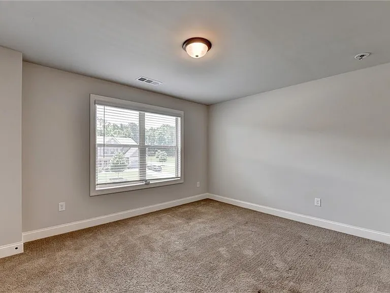 235 Bella Dr — Photo 62