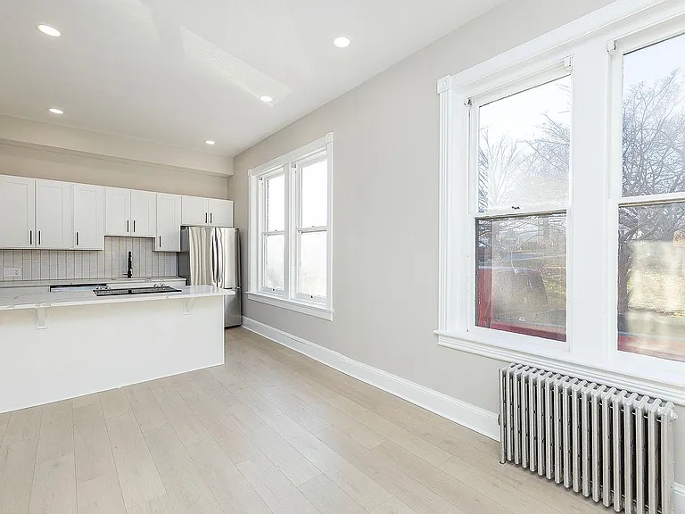 105 Washington St — Photo 10