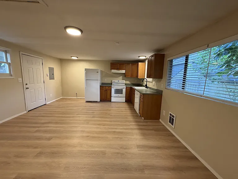 8074 Maple Ave SE #1 — Photo 5