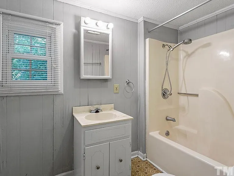1207 E Martin St — Photo 3