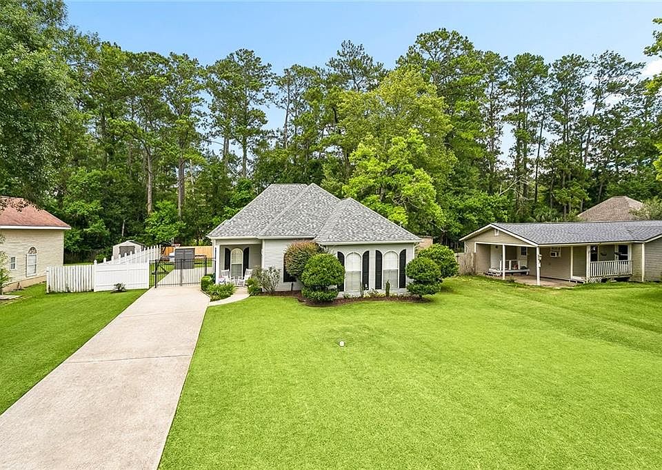 1st image of 225 Highland Dr