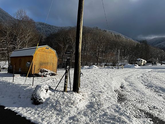 4th image of 3610 Sugar Camp Cir #0