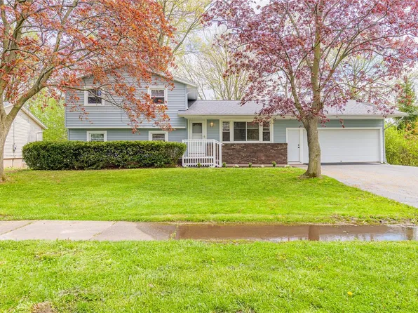 4 Sands Rd, Rochester, NY 14624