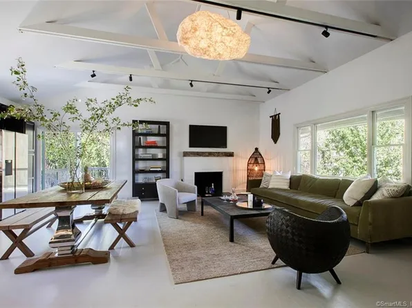 10 Sentry Hill Rd, Roxbury, CT 06783