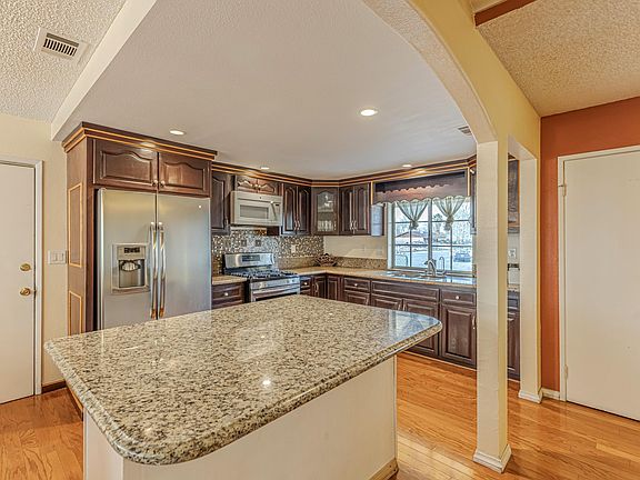 5th image of 15104 E Avenue Q7