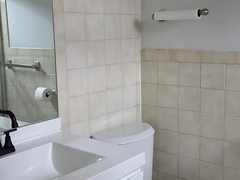 1535 Smith St #4 — Photo 3
