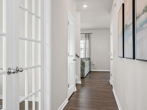 5th image of 372 Blue Aspen Dr