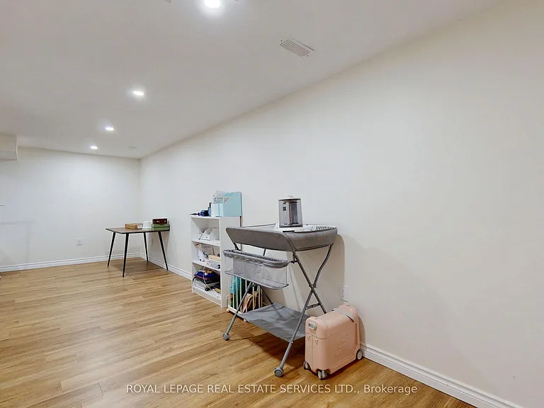 65 Morwick Dr — Photo 29