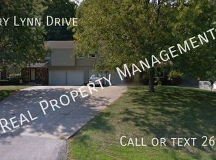 21305 Mary Lynn Dr, Brookfield, WI 53045
