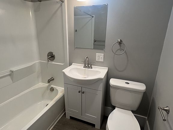 4th image of 135 N Hamilton Ave #4