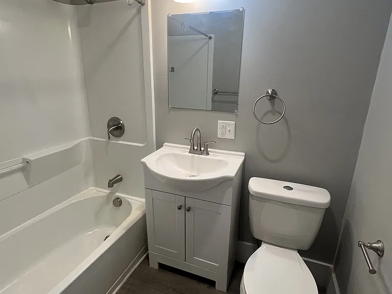 135 N Hamilton Ave #4 — Photo 4