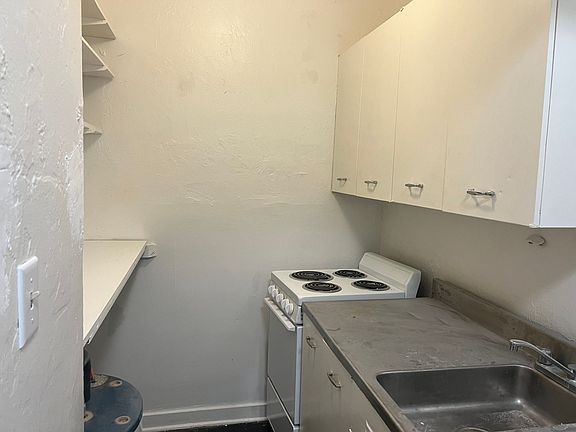 5th image of 873 Campus Cir APT 1