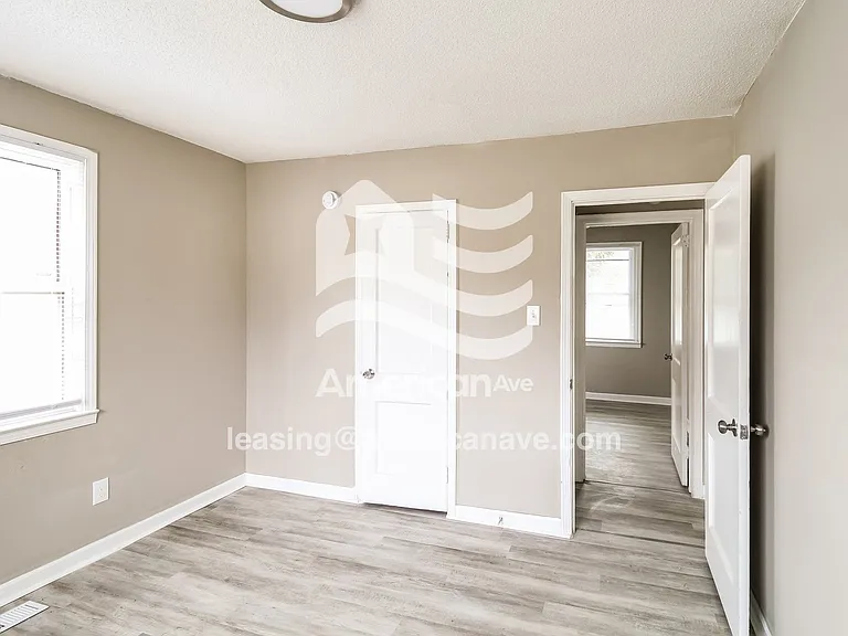 1617573_011_wm_-_bedroom_13575000.jpg