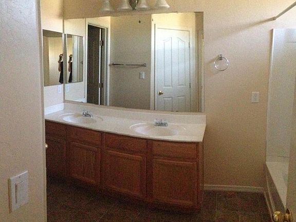 5th image of 1557 S Heron Dr