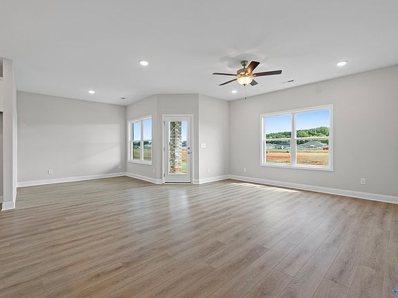 4th image of 235 Jerrie Lynn Blvd