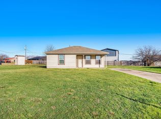 1704 Overland Dr, Cleburne, TX 76033