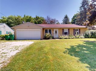 170 E Parkway Dr, Madison, OH 44057