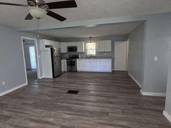 3rd image of 166 Gavin St