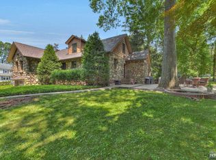 45 Beatrice St, Allendale, NJ 07401