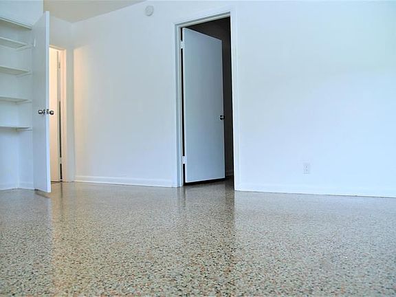 3rd image of 101 S Palmway APT 1